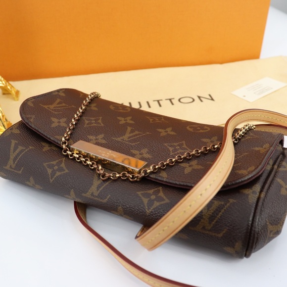 💜✨BEAUTIFUL✨💜 Crossbody - Picture 7 of 11